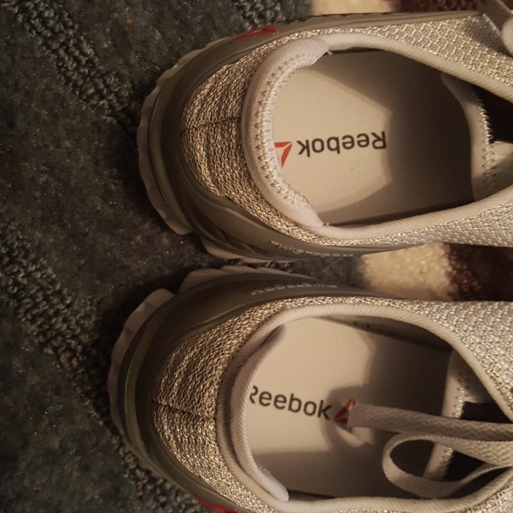 Running Shoes - Picture 4 of 4
